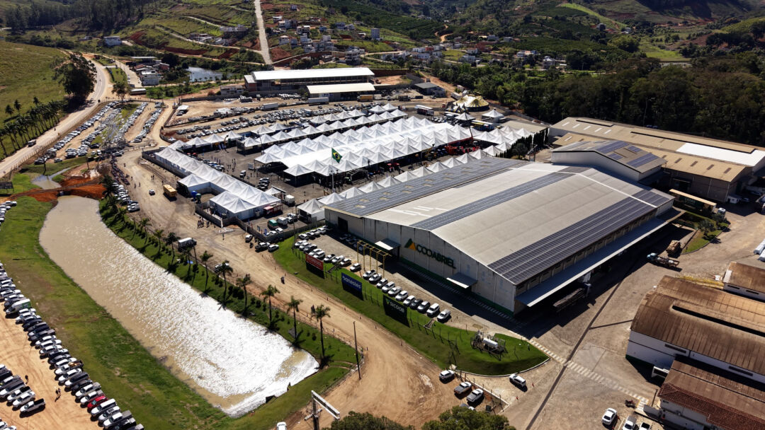 Feira da Cooabriel movimenta negócios, amplia acesso ao crédito e reúne soluções para produtores