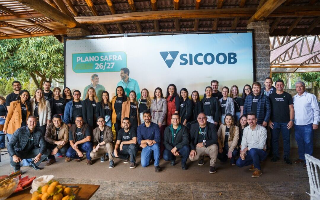 Sicoob reúne parceiros do agro durante encontro sobre crédito rural e Plano Safra